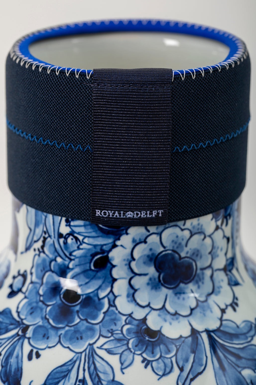 Collar Bottle Blue Edition