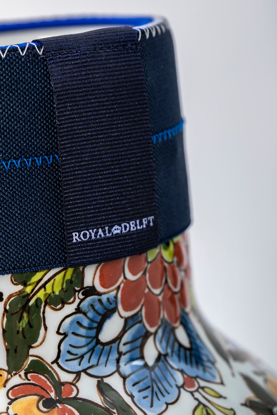Collar Bottle Polychroom Edition
