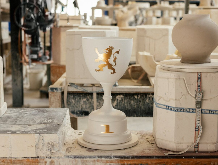 Trofee voor het prestigieuze race-evenement van het jaar is met de hand gemaakt in Delft