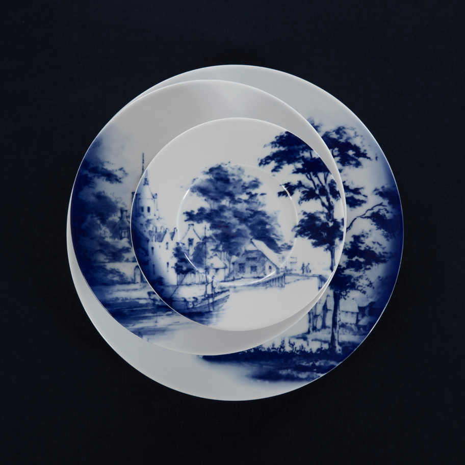 Royal Delft breidt serviescollectie uit met Dutch Dawn: Blue landscape at its finest