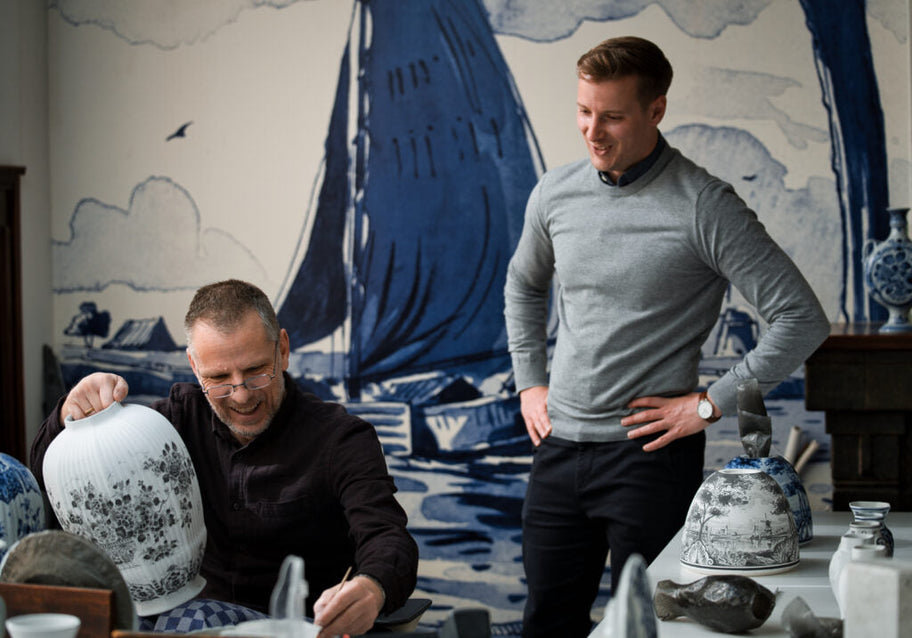 Collega's van Royal Delft in het monumentale pand waar Brasserie1653 is gevestigd