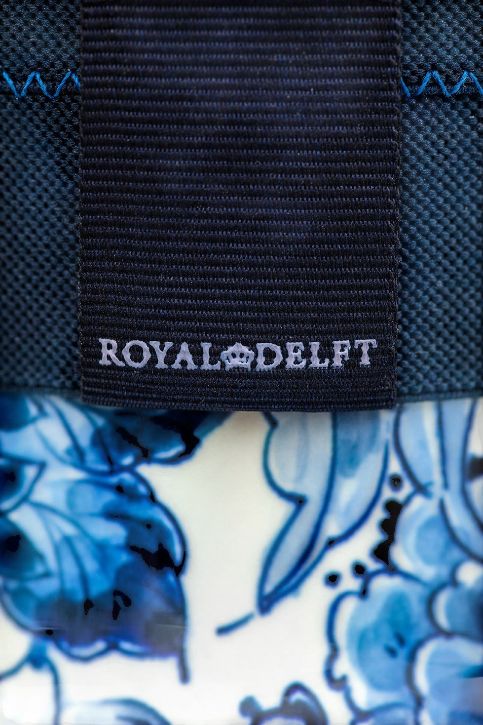 Collar Bottle Blue Edition