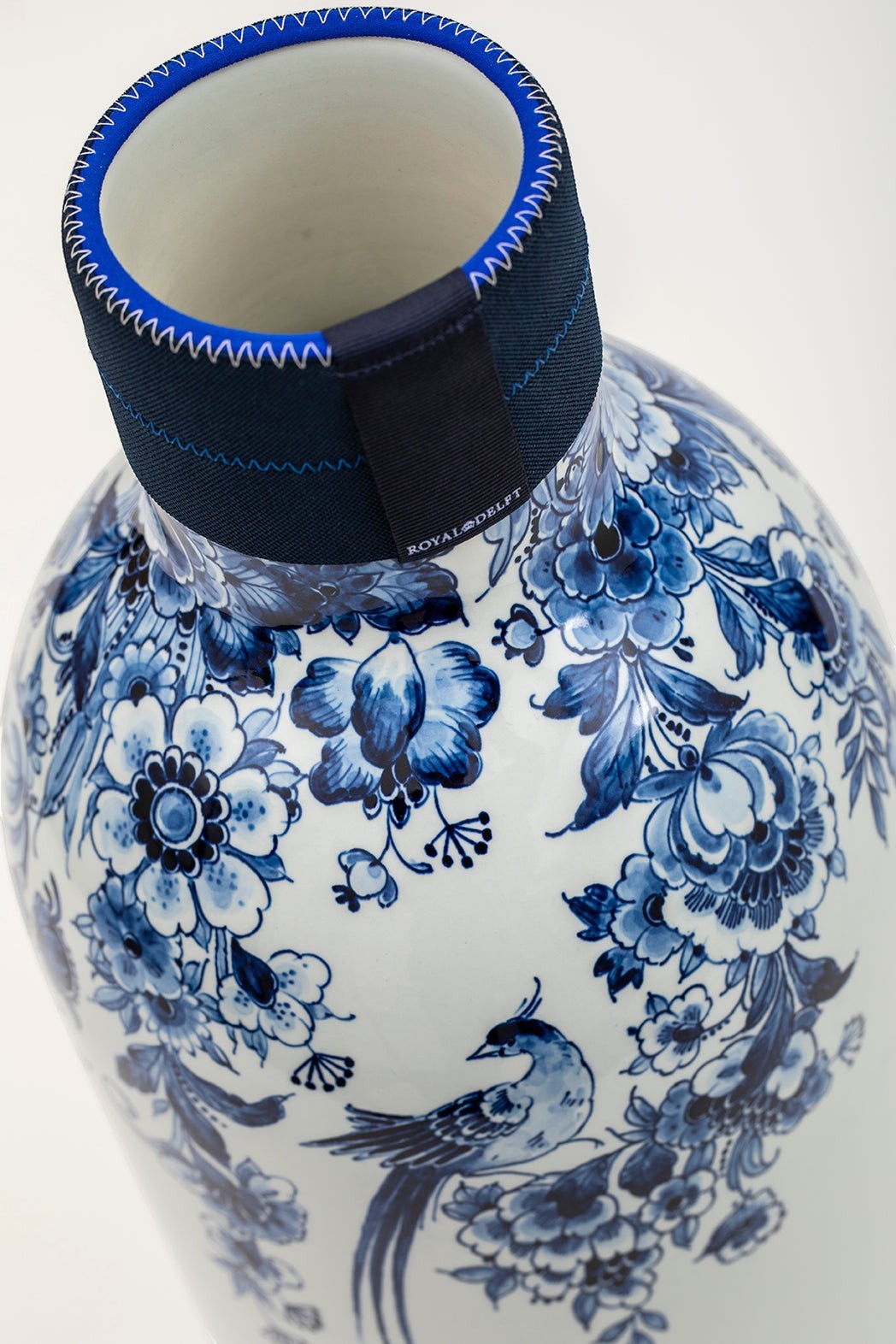 Collar Bottle Blue Edition