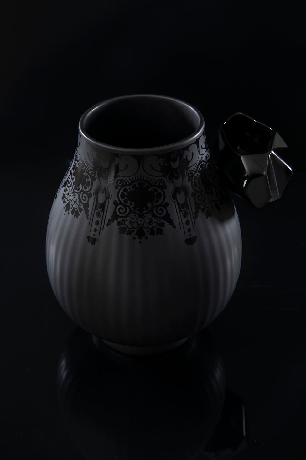 Delft Black Model 8