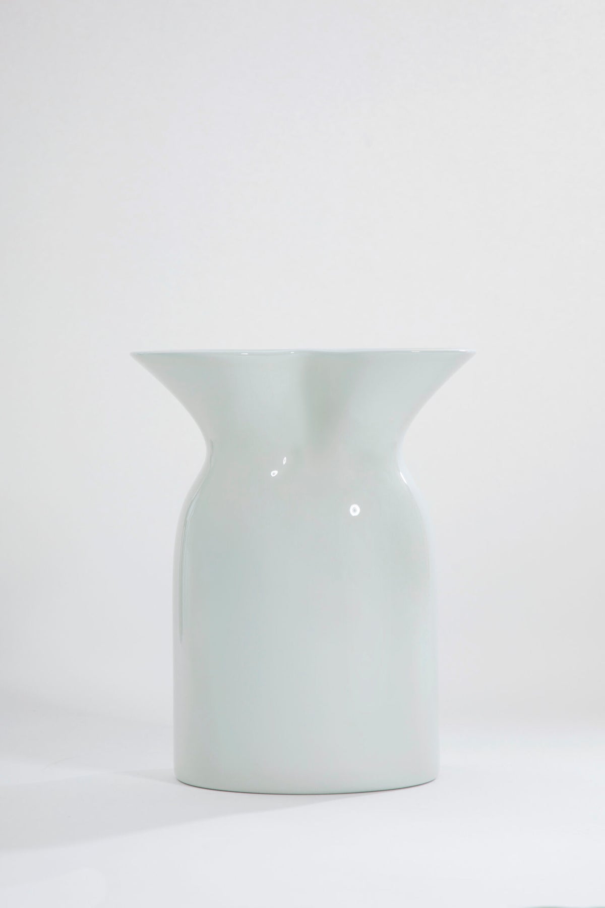 Mazzo Blue Pure White Vase 2
